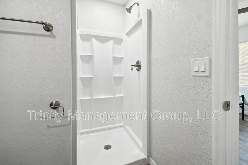 1051 Dogwood Dr - Photo 3 of 8