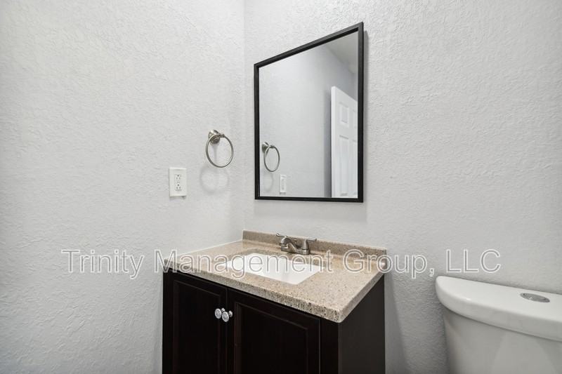 1051 Dogwood Dr - Photo 4 of 8