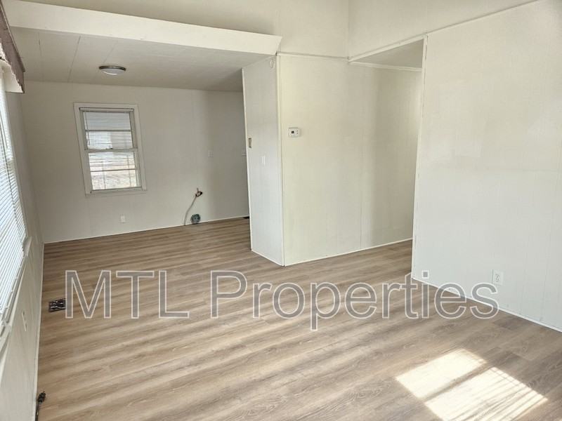 401 Glenwood Ave - Photo 3 of 9