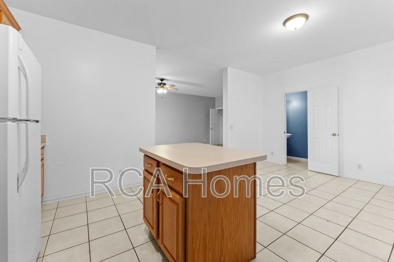 246 N Belleview Pl - Photo 3 of 15
