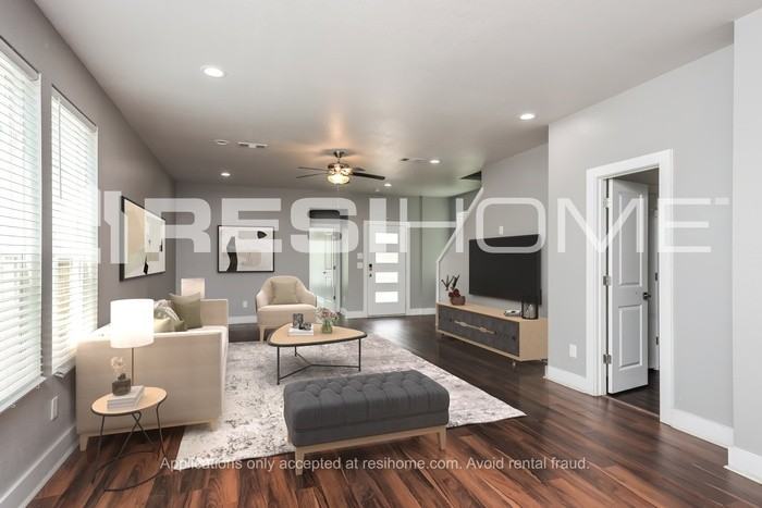 2712 Camel Ct - Photo 4 of 17