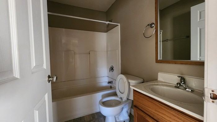 3614 N Roan St #7 - Photo 2 of 7