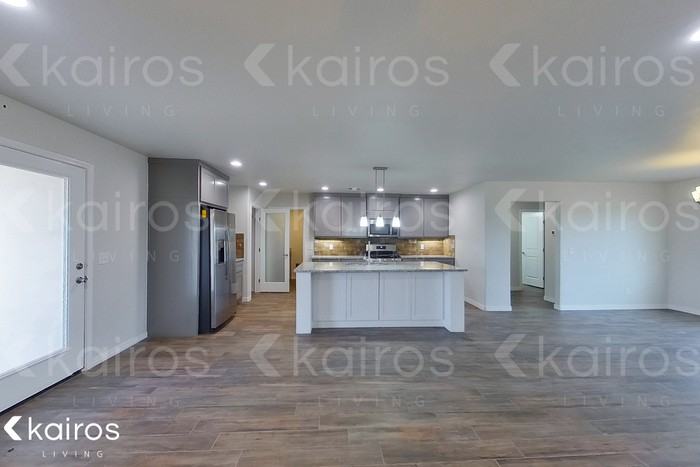 2806 Daytona Ave - Photo 6 of 27