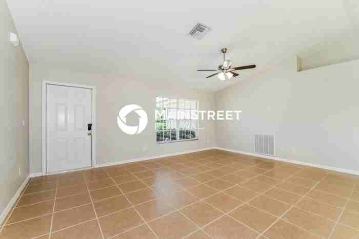 1804 Ne 21st St - Photo 3 of 16