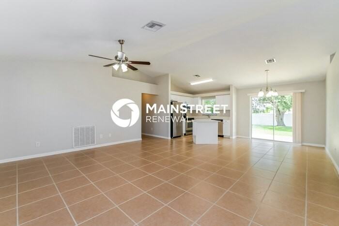 1804 Ne 21st St - Photo 4 of 16