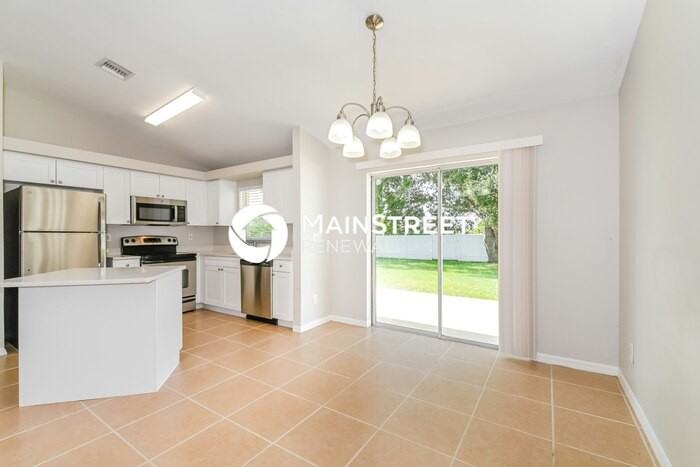 1804 Ne 21st St - Photo 5 of 16