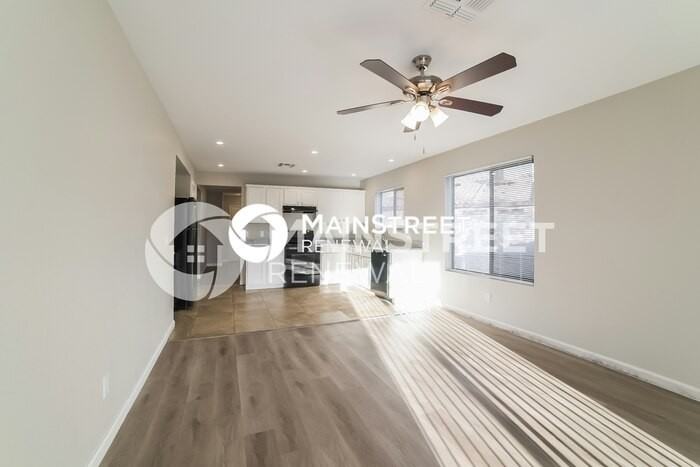 8425 W Highland Ave - Photo 4 of 16