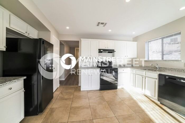 8425 W Highland Ave - Photo 5 of 16