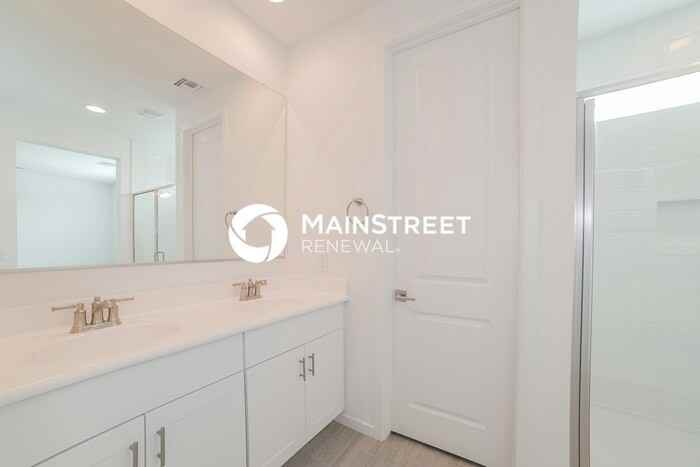 10920 S 55th Ln - Photo 7 of 16