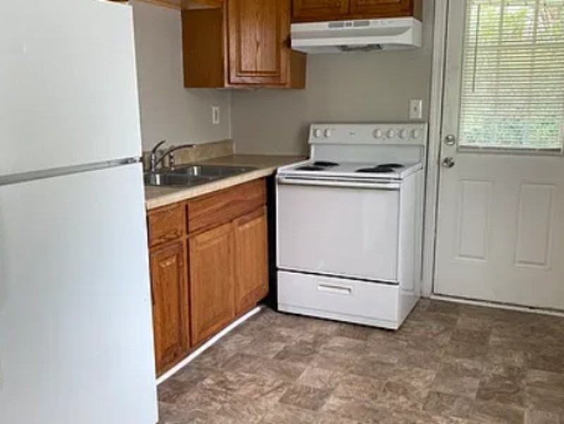 2613 Remington St - Photo 3 of 10