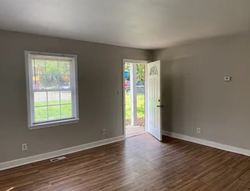 2613 Remington St - Photo 4 of 10