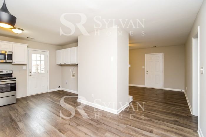 4417 Westcreek Ct - Photo 4 of 16