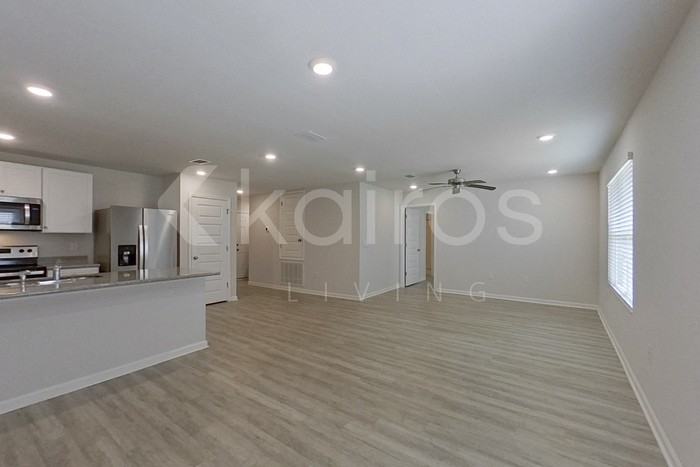 108 Swallowtail Ln - Photo 4 of 21