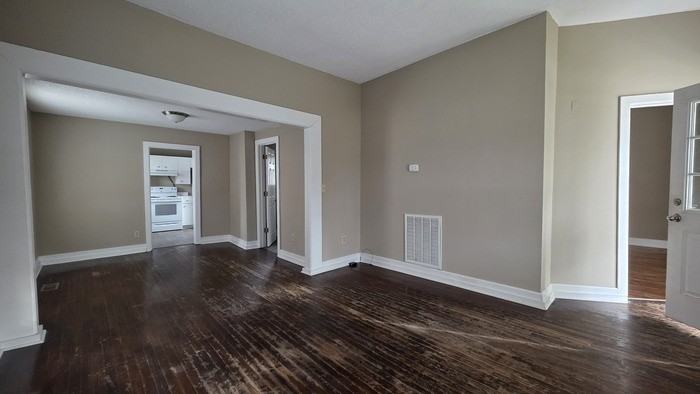 905 Afton St - Photo 2 of 5