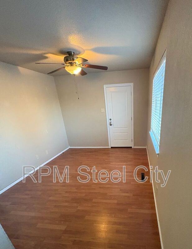 1926 E 15th St - Photo 5 of 19