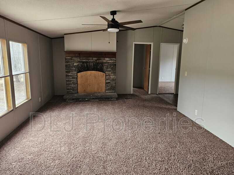 946 Harbin Rd - Photo 6 of 17