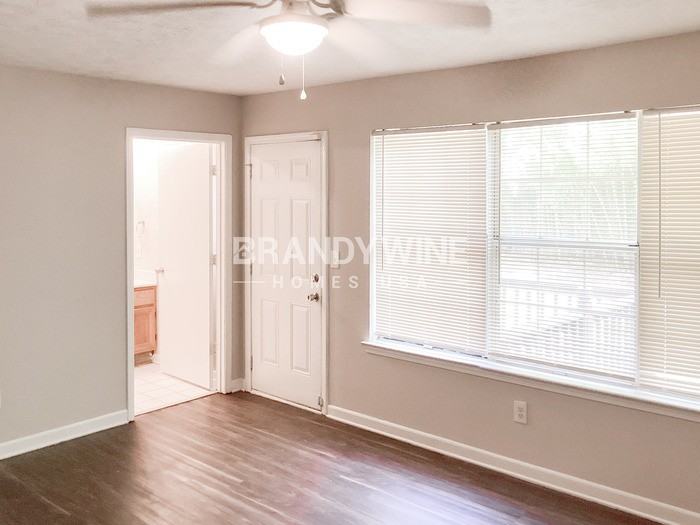 4392 Westchester Ct - Photo 3 of 32