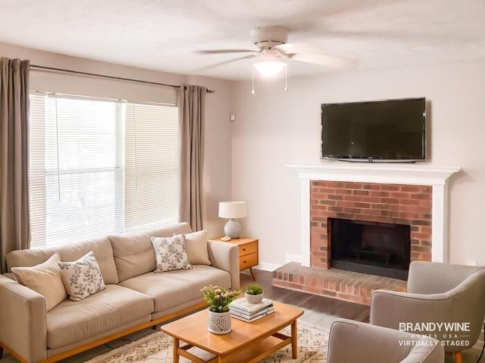 4392 Westchester Ct - Photo 4 of 32