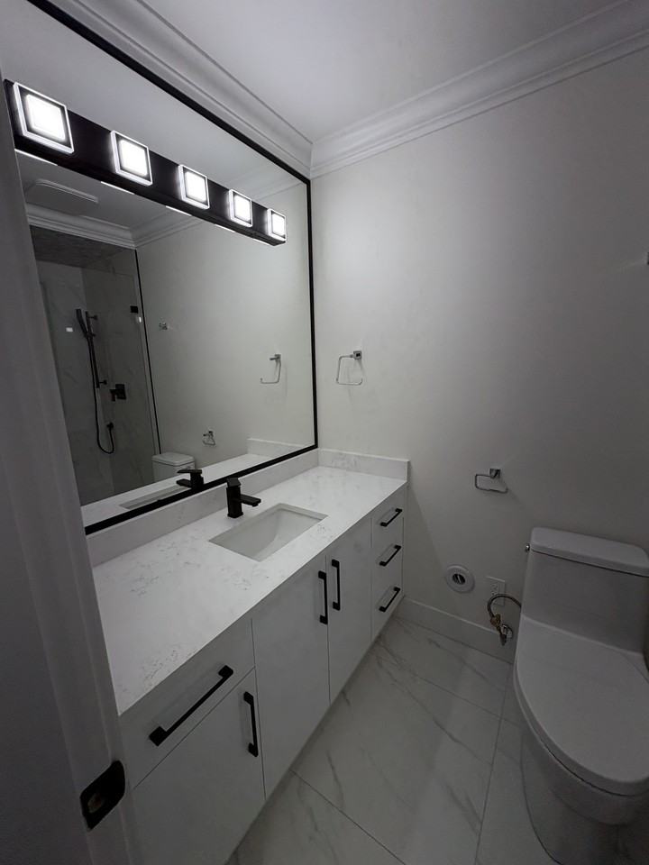 203 Pembina St #1 - Photo 5 of 23