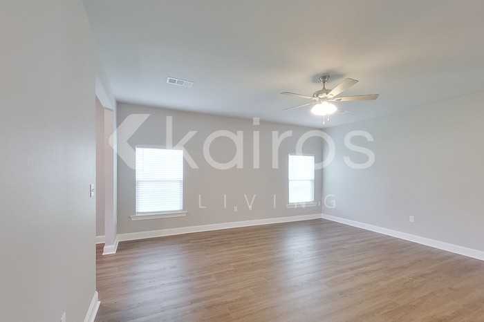 22863 Monterey Ave - Photo 4 of 23