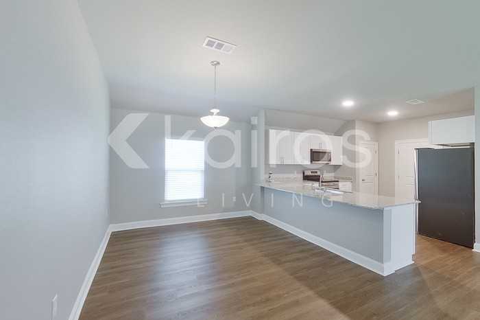 22863 Monterey Ave - Photo 5 of 23