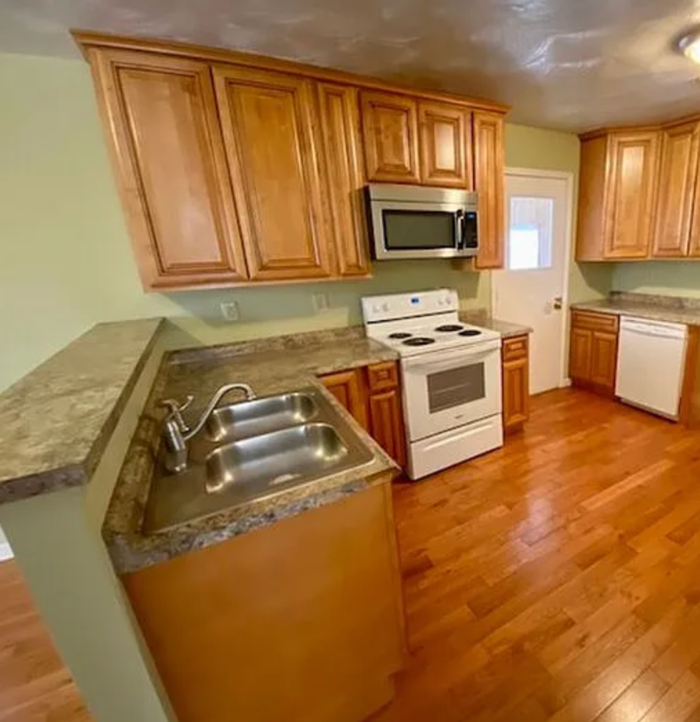 3208 Harvey St Nw - Photo 3 of 14