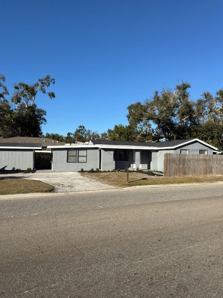 3402 9th Ave W - Photo 2 of 11