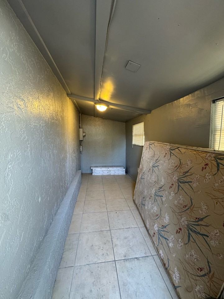 3402 9th Ave W - Photo 7 of 11