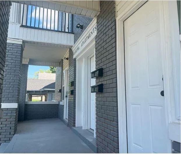 2305 E 37th - Photo 2 of 8