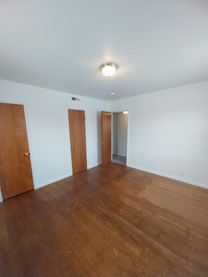 17902 Lake Shore Blvd - Photo 6 of 10