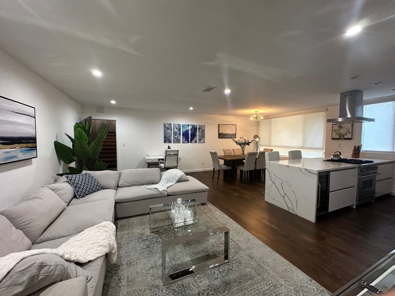 1267 N Laurel Ave - Photo 6 of 50