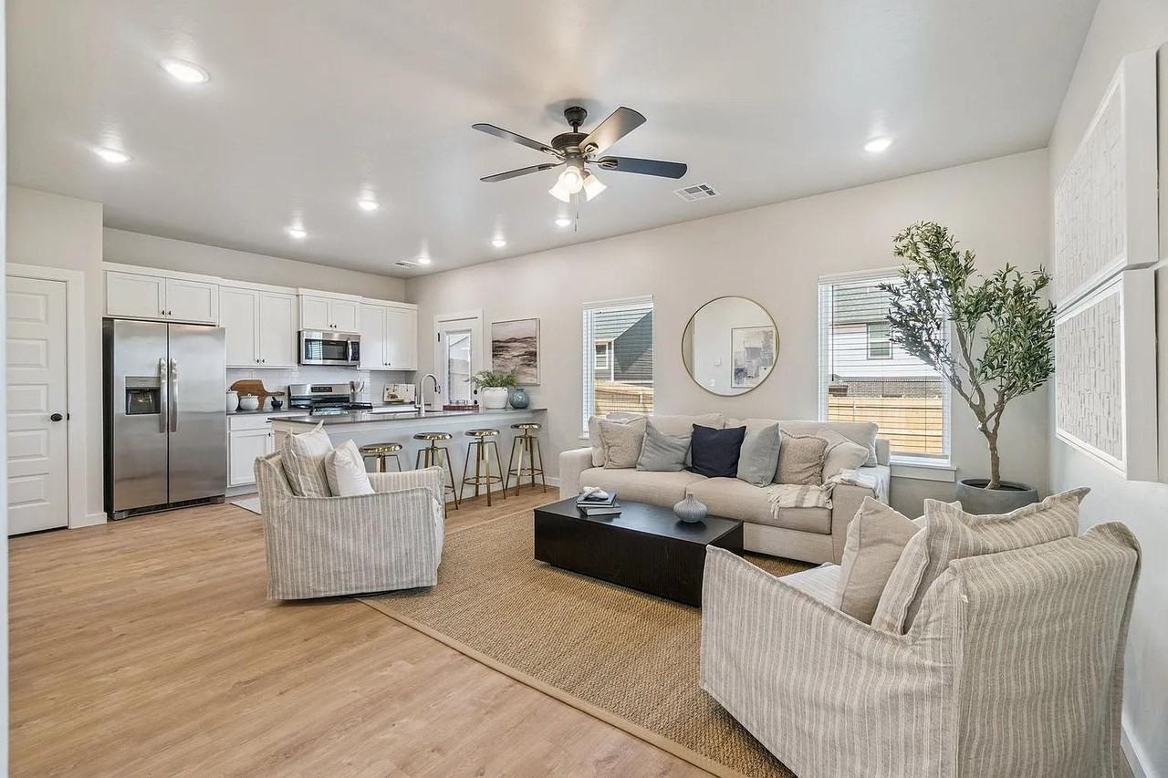 Molly Place Edmond OK - Photo 2 of 10