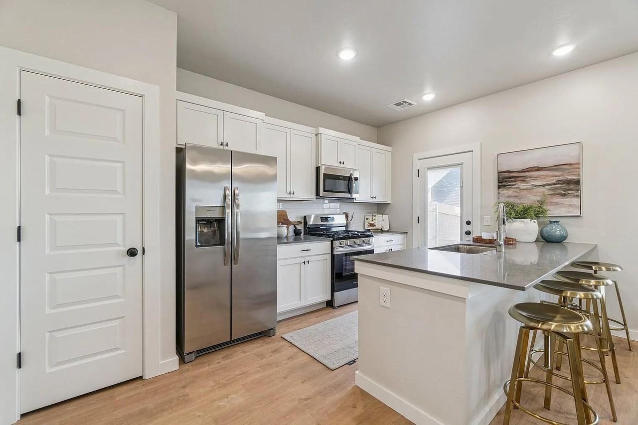 Molly Place Edmond OK - Photo 6 of 10