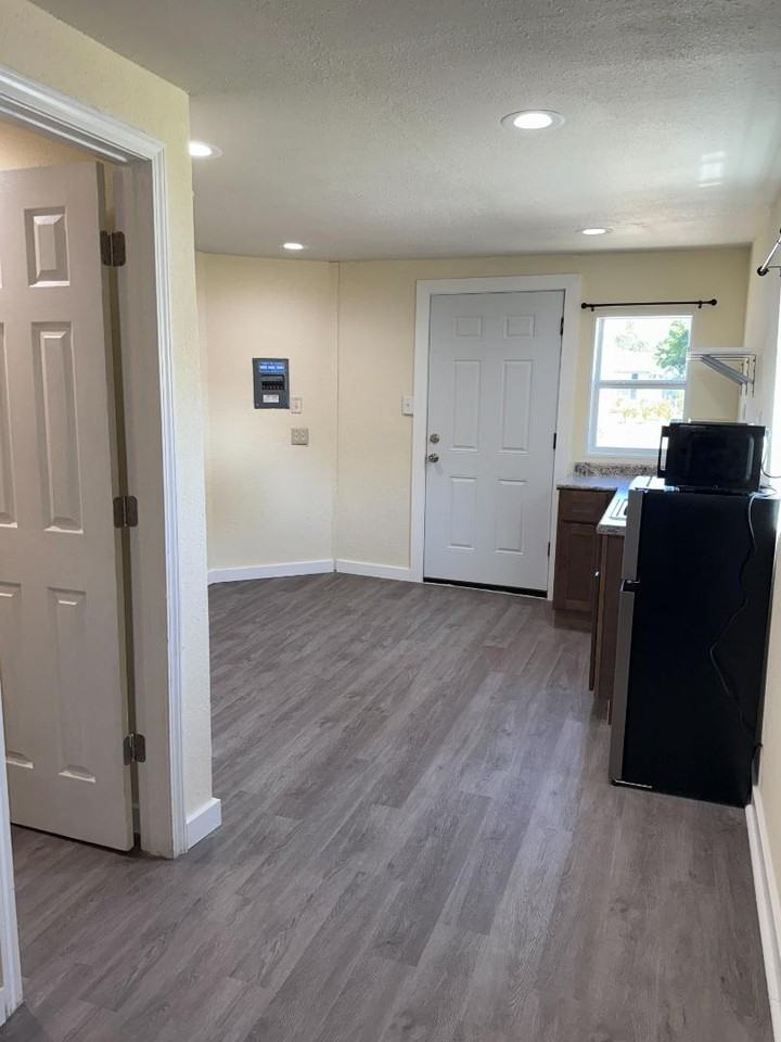 3944 Clermont Dr Unit B - Photo 2 of 20