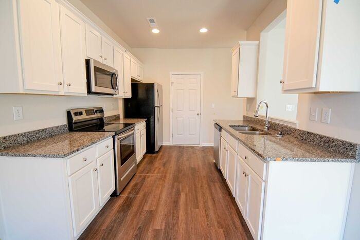 309 E 6th St #A - Photo 2 of 10