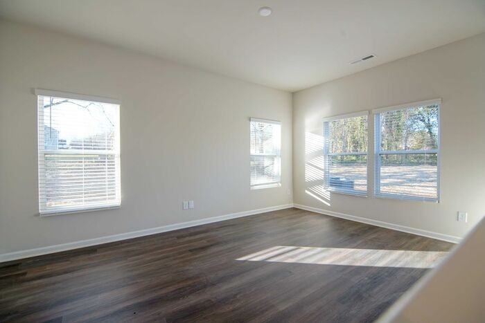 309 E 6th St #A - Photo 5 of 10