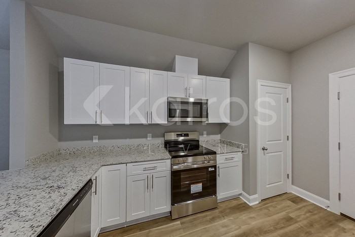 1534 Cannes Avenue - Photo 7 of 24