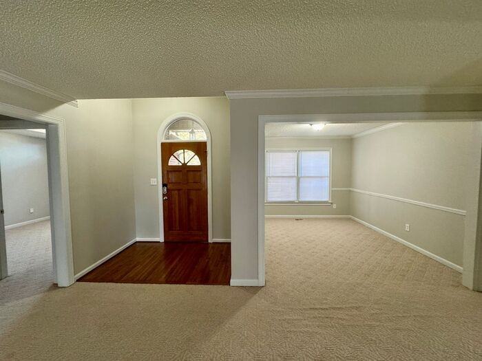 218 Marlboro Way - Photo 4 of 25