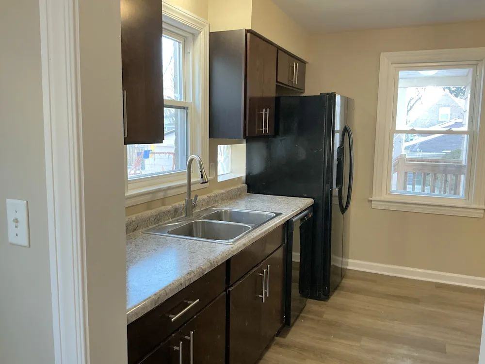 1010 W Duncannon Ave #NA - Photo 4 of 5