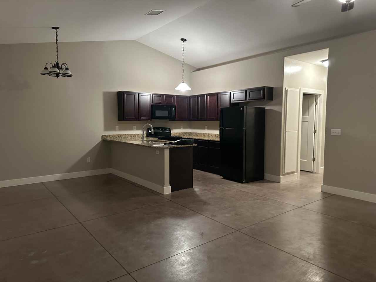 4723 N Hillside Ct #0 - Photo 3 of 11