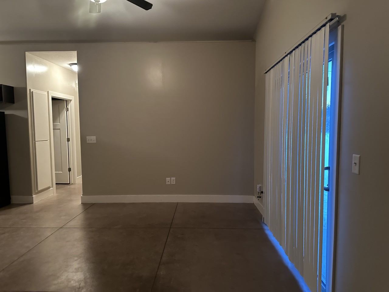 4723 N Hillside Ct #0 - Photo 4 of 11