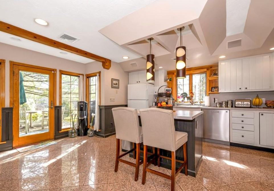 16 Faraway Rd #A - Photo 4 of 13