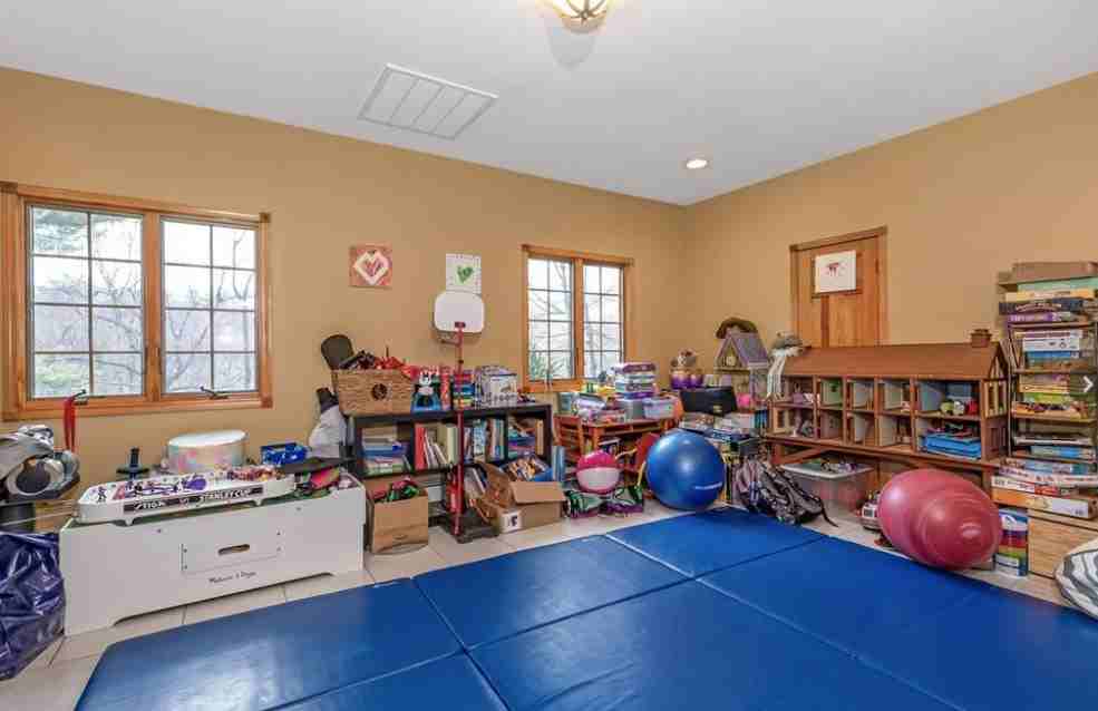 16 Faraway Rd #A - Photo 6 of 10