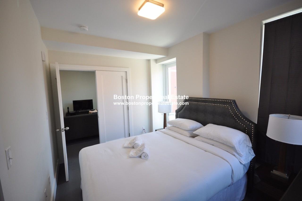 659 Massachusetts Ave #3 - Photo 4 of 12