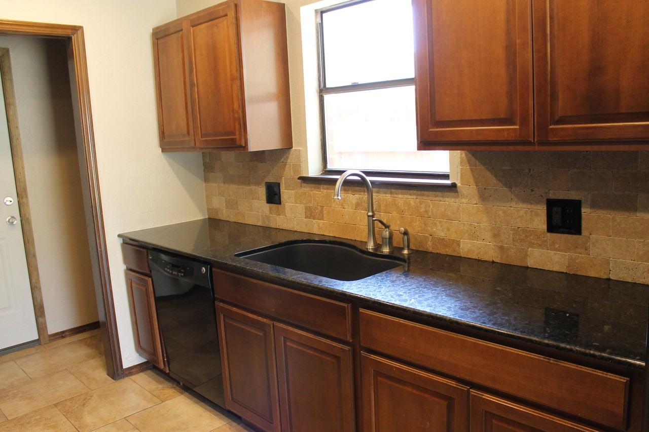 2325 Appleway St #NA - Photo 2 of 13