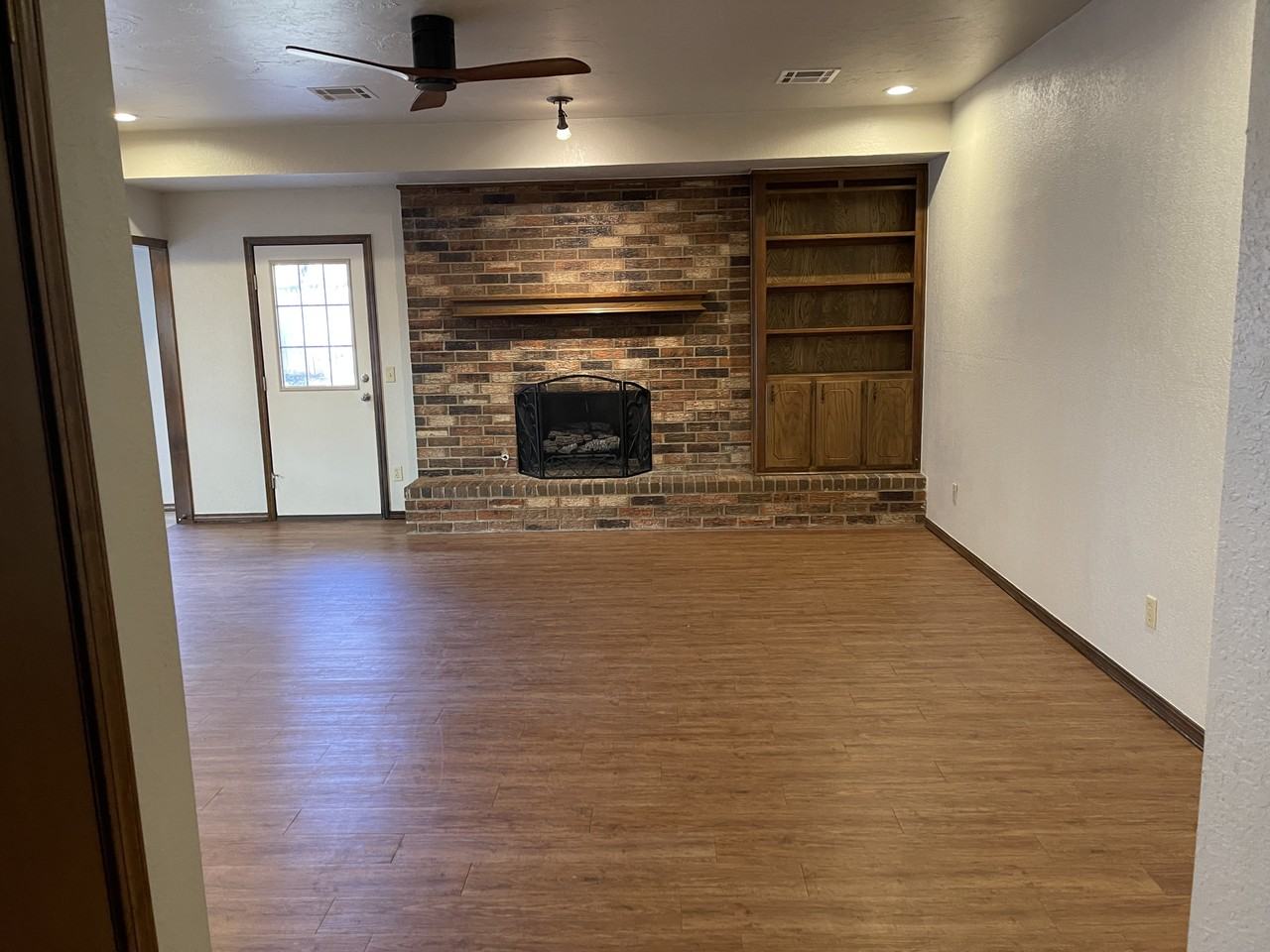 2325 Appleway St #NA - Photo 5 of 13