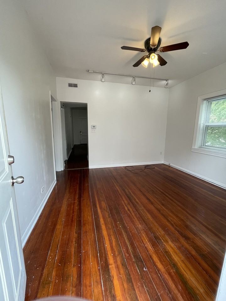 2724 W Chicago Ave #2R - Photo 2 of 16