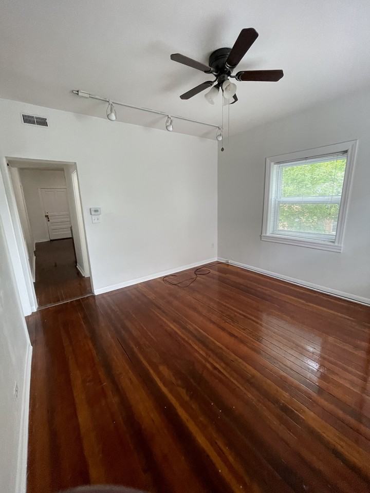 2724 W Chicago Ave #2R - Photo 3 of 16