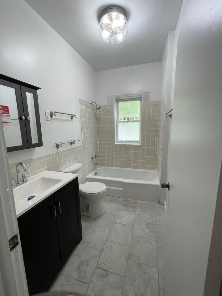 2724 W Chicago Ave #2R - Photo 7 of 16