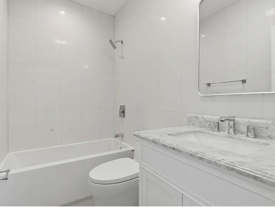 1924 W Grand Ave #2 - Photo 4 of 12